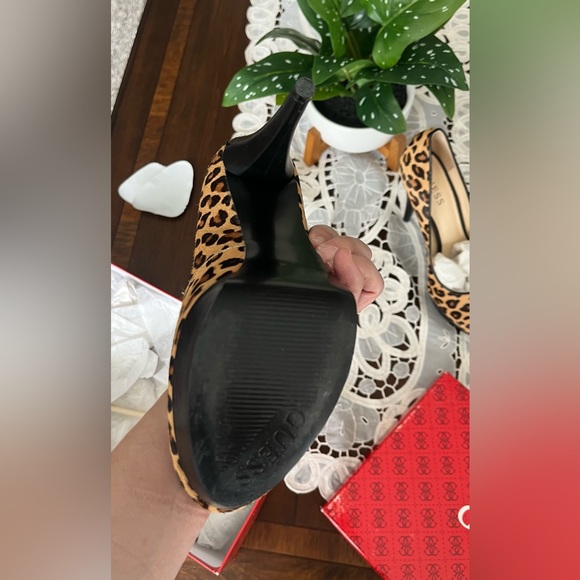 Guess high heels size 7.5 like new - Picture 4 of 4